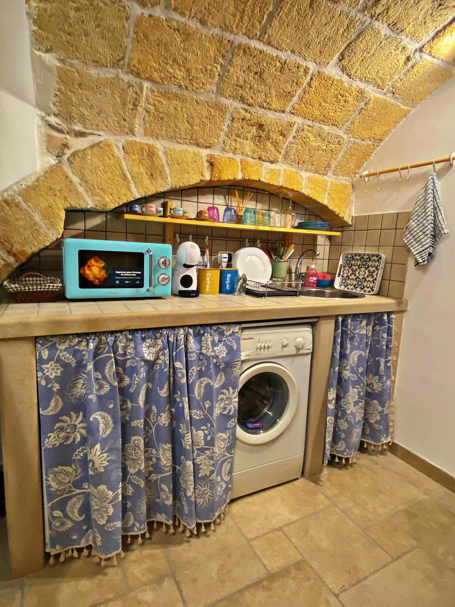 Essential Villa Полиняно а Маре Екстериор снимка